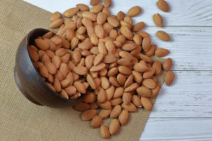 تصویر 2 از بادام درختی شیراز تازه و خوش طعم در بسته بندی